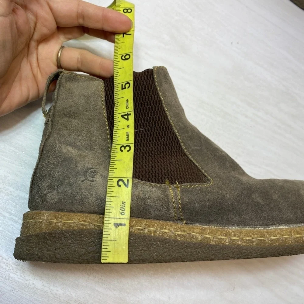 Born Womens 9 Chelsea Boots Suede Ankle Flat Brown Leather Elastic Pull On Rural